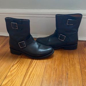Boots- black, FRYE